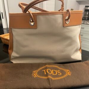 Tod's Elegant Tan and Cream Tote Bag